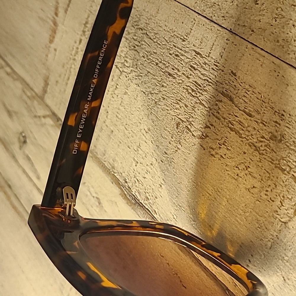 Diff Makay Brown Tortoise Sunglasses - image 6